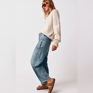 We the Free People NWOT Osaka slouchy cropped jeans sky size 28 .